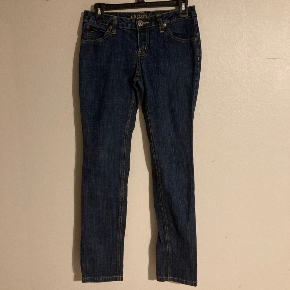 Arizona Jean Co. Size 7 Average
Medium Rise